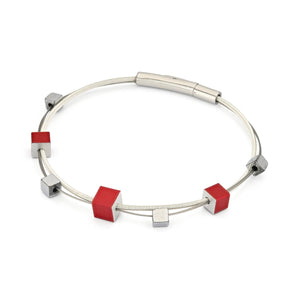 Armband speelse kubusjes rood A257R